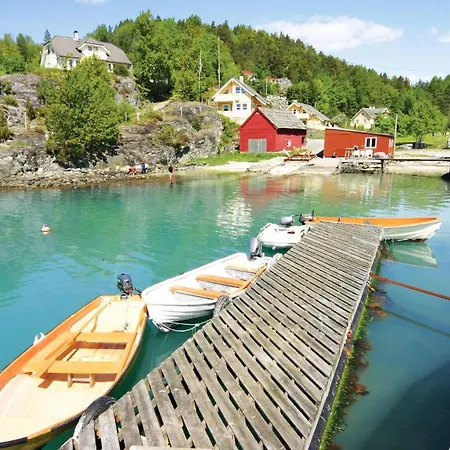 In Hatlestrand Hatlestrand